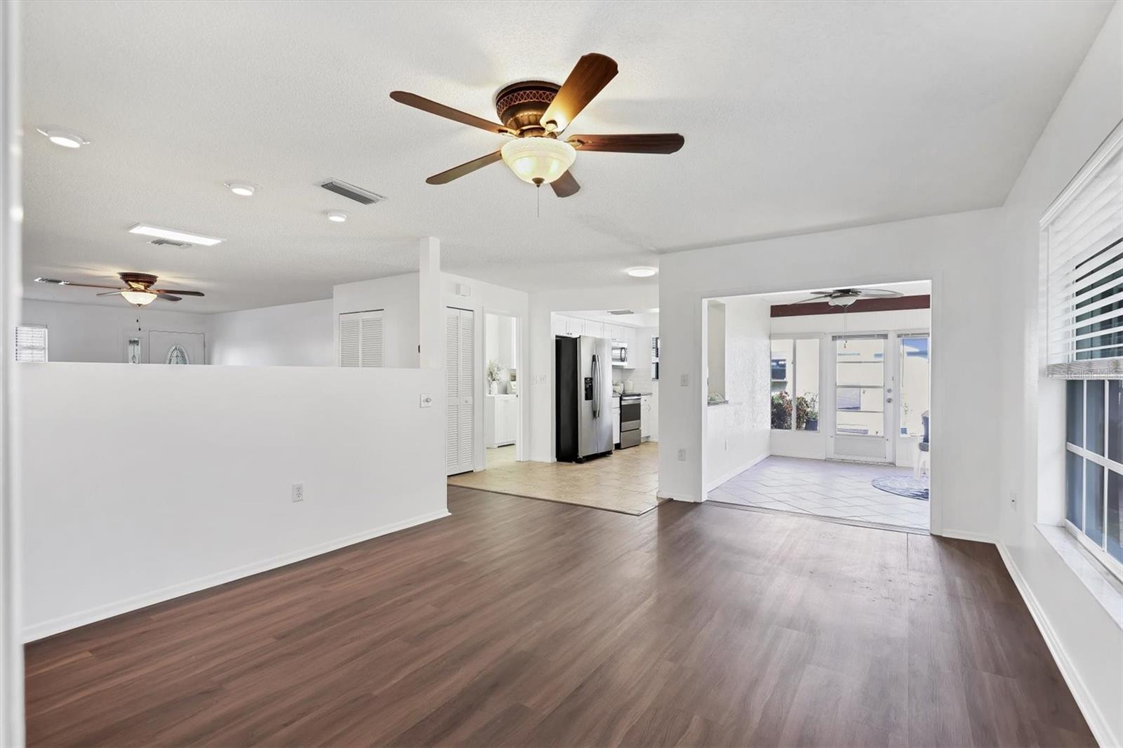 Image 20 of 44 For 4247 Oakhurst Circle E 3033