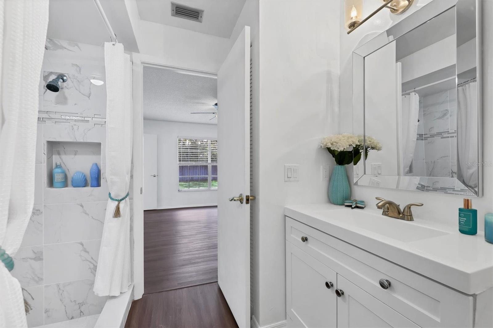 Image 25 of 44 For 4247 Oakhurst Circle E 3033