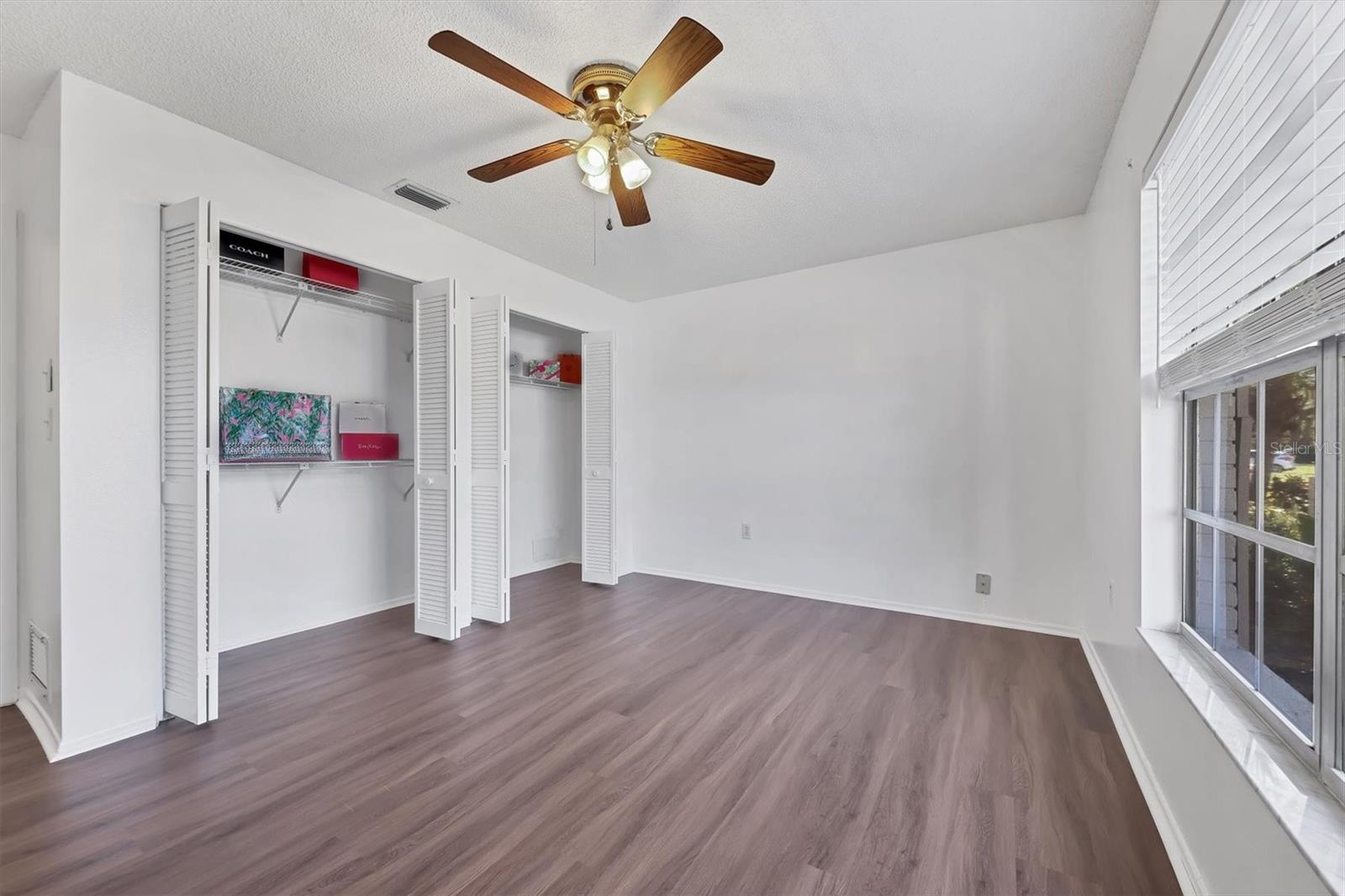 Image 27 of 44 For 4247 Oakhurst Circle E 3033