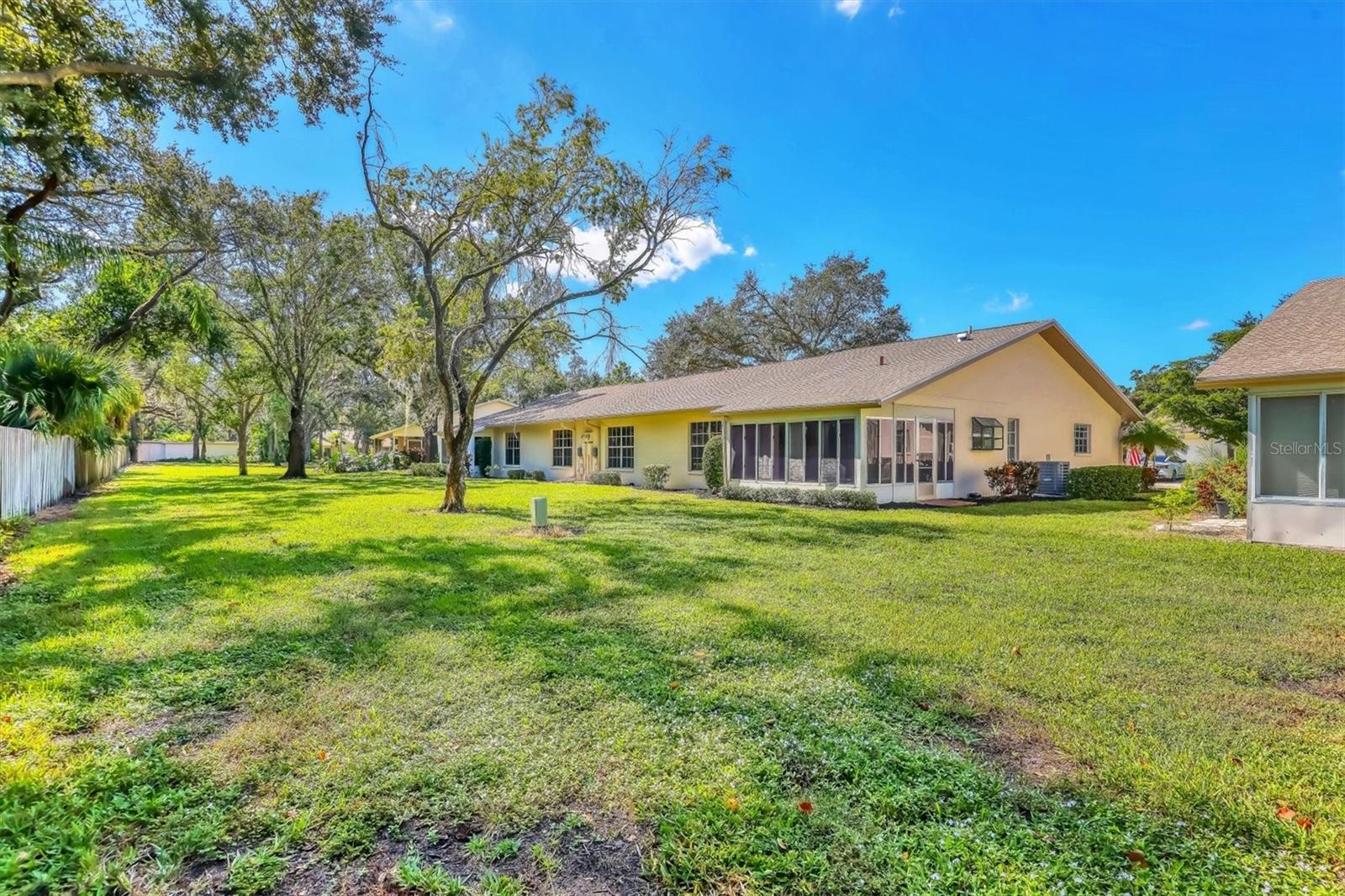 Image 31 of 44 For 4247 Oakhurst Circle E 3033