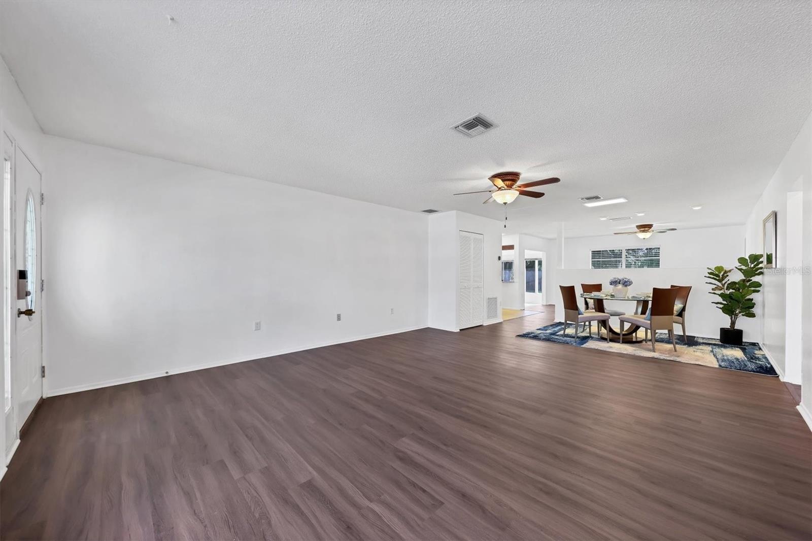 Image 6 of 44 For 4247 Oakhurst Circle E 3033