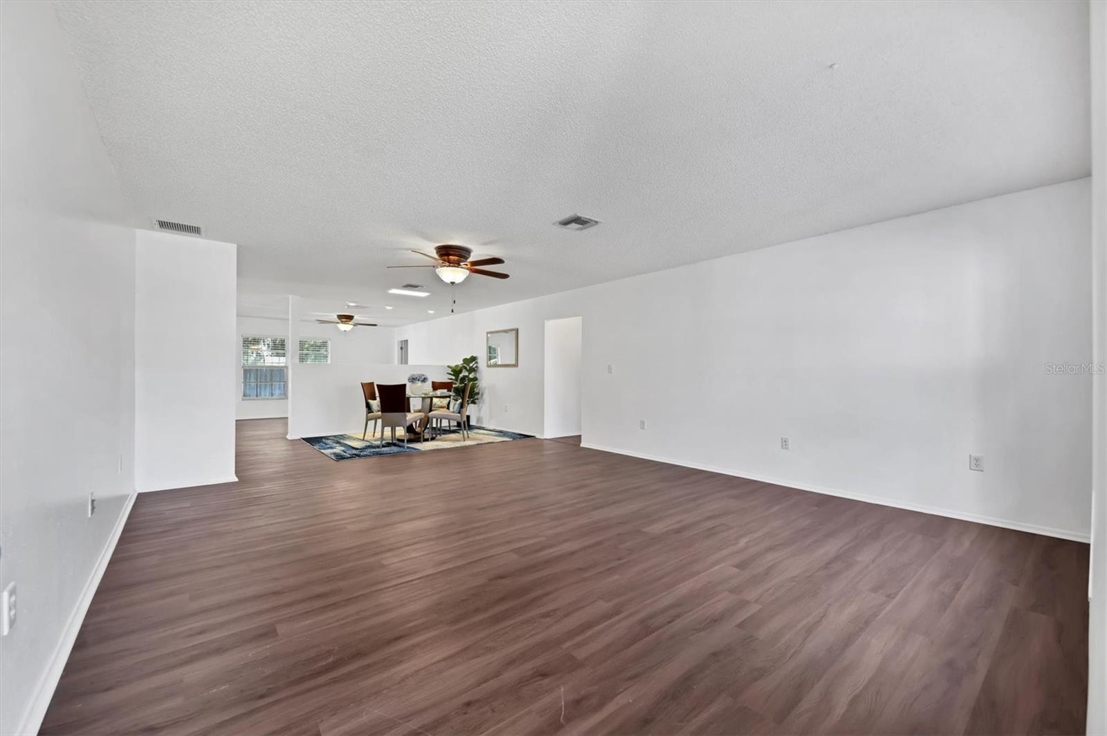 Image 7 of 44 For 4247 Oakhurst Circle E 3033