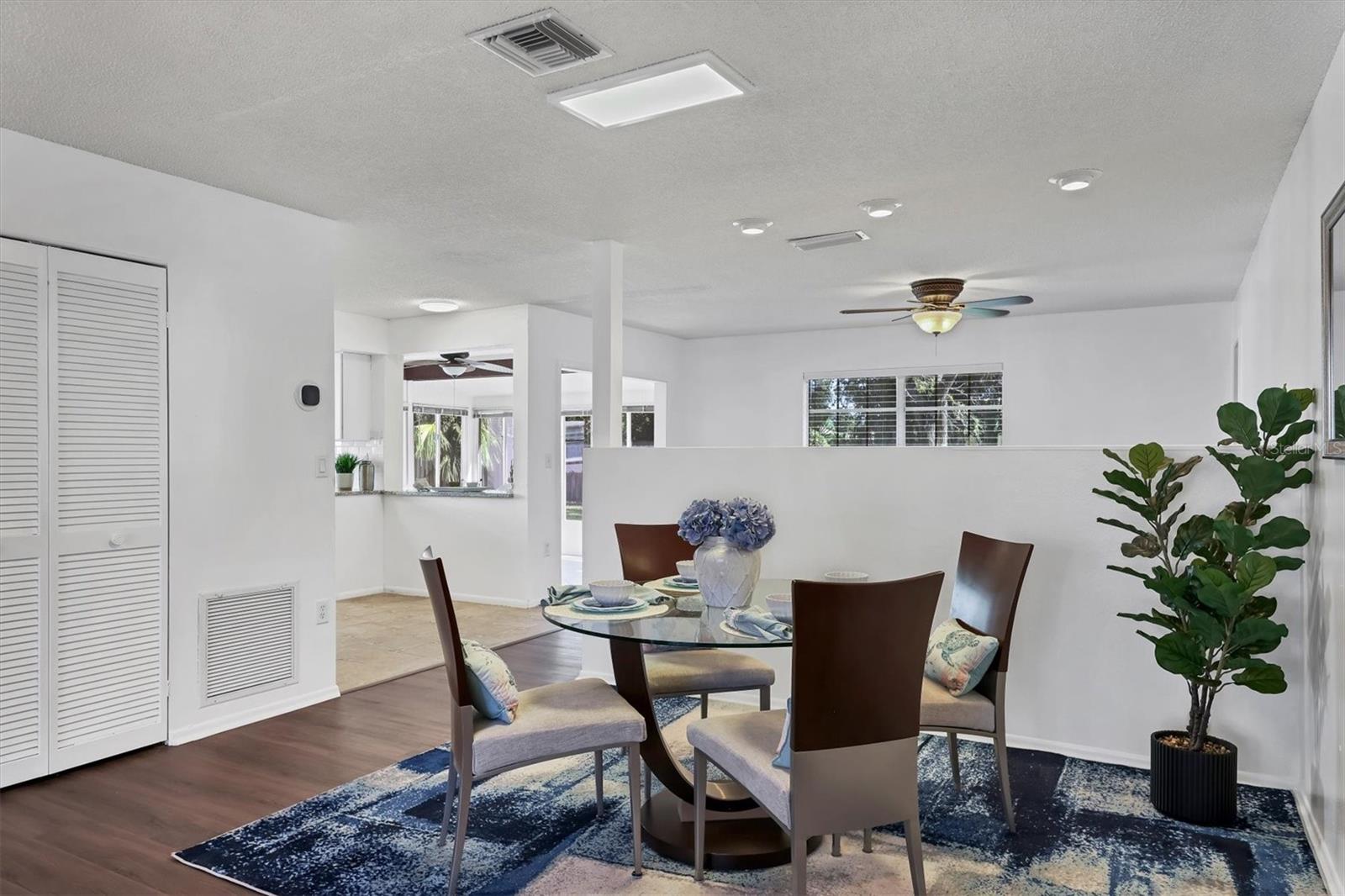 Image 9 of 44 For 4247 Oakhurst Circle E 3033