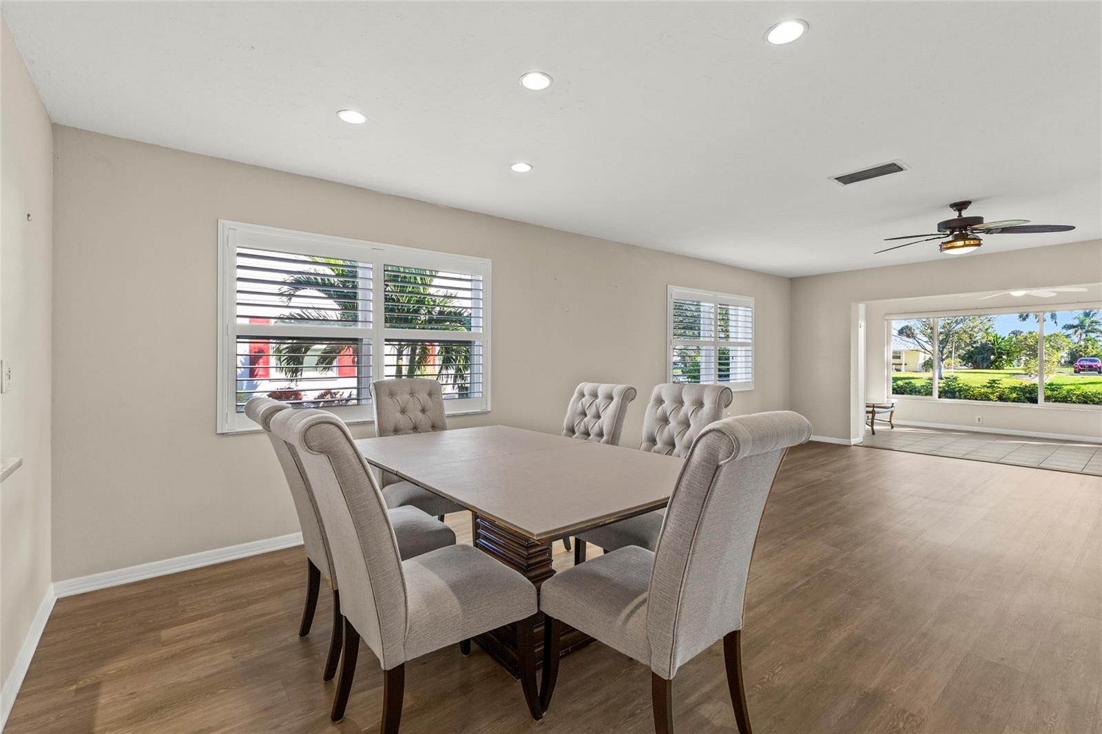 Image 11 of 39 For 4721 Mount Vernon Drive