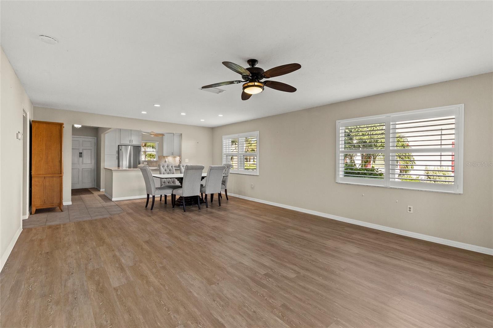 Image 14 of 39 For 4721 Mount Vernon Drive