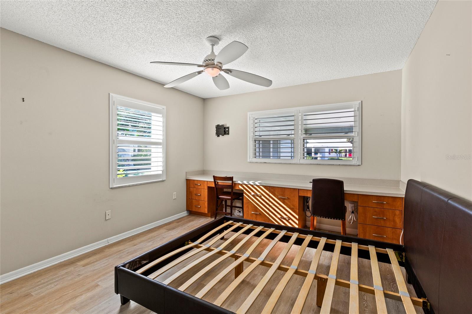 Image 17 of 39 For 4721 Mount Vernon Drive