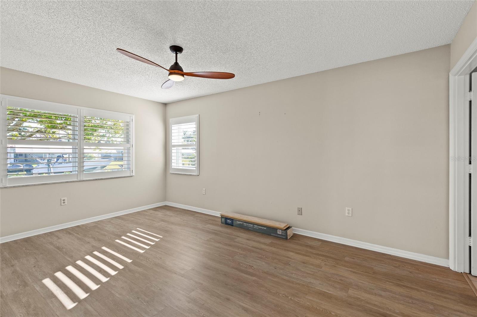 Image 20 of 39 For 4721 Mount Vernon Drive