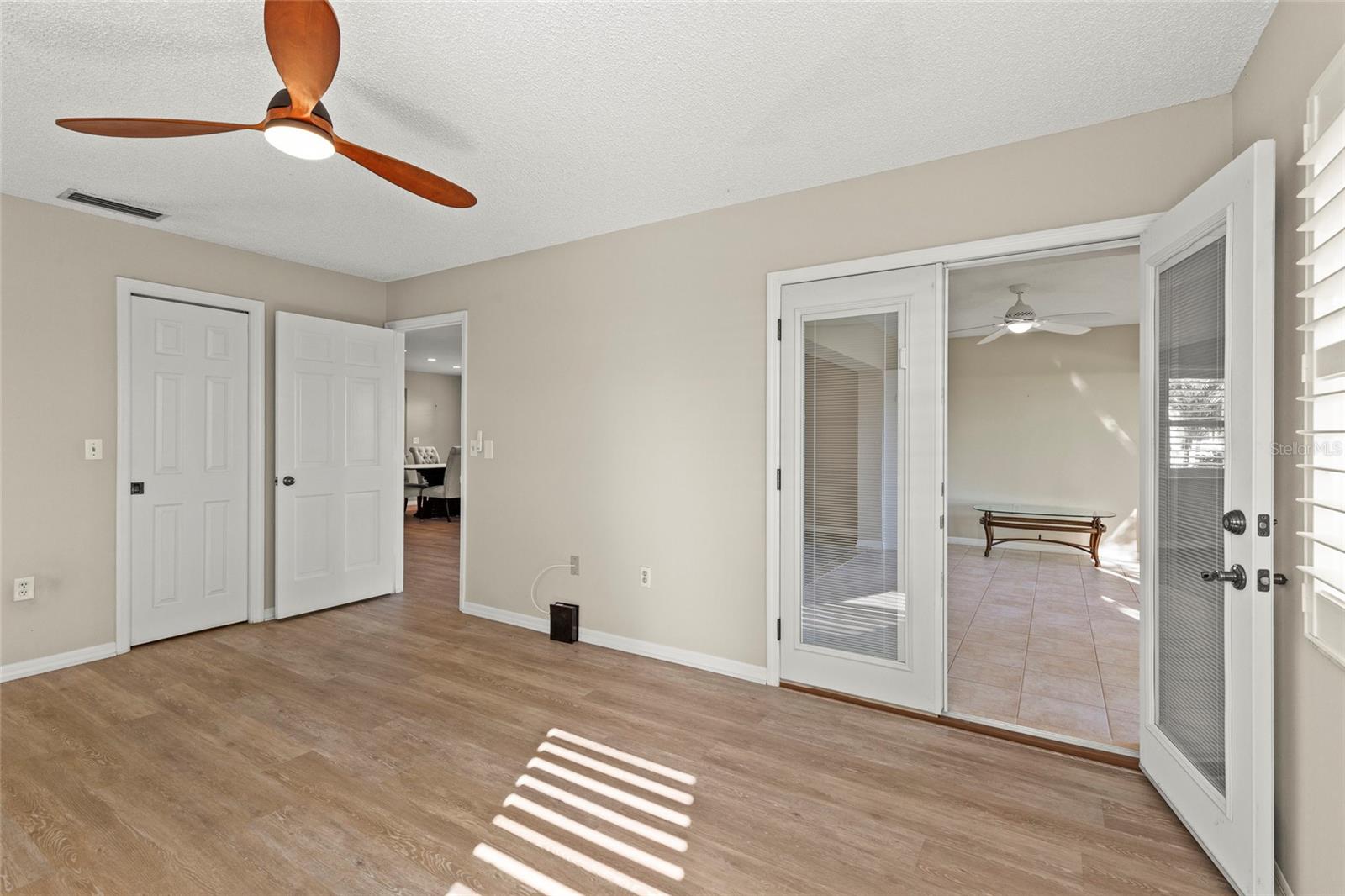 Image 22 of 39 For 4721 Mount Vernon Drive