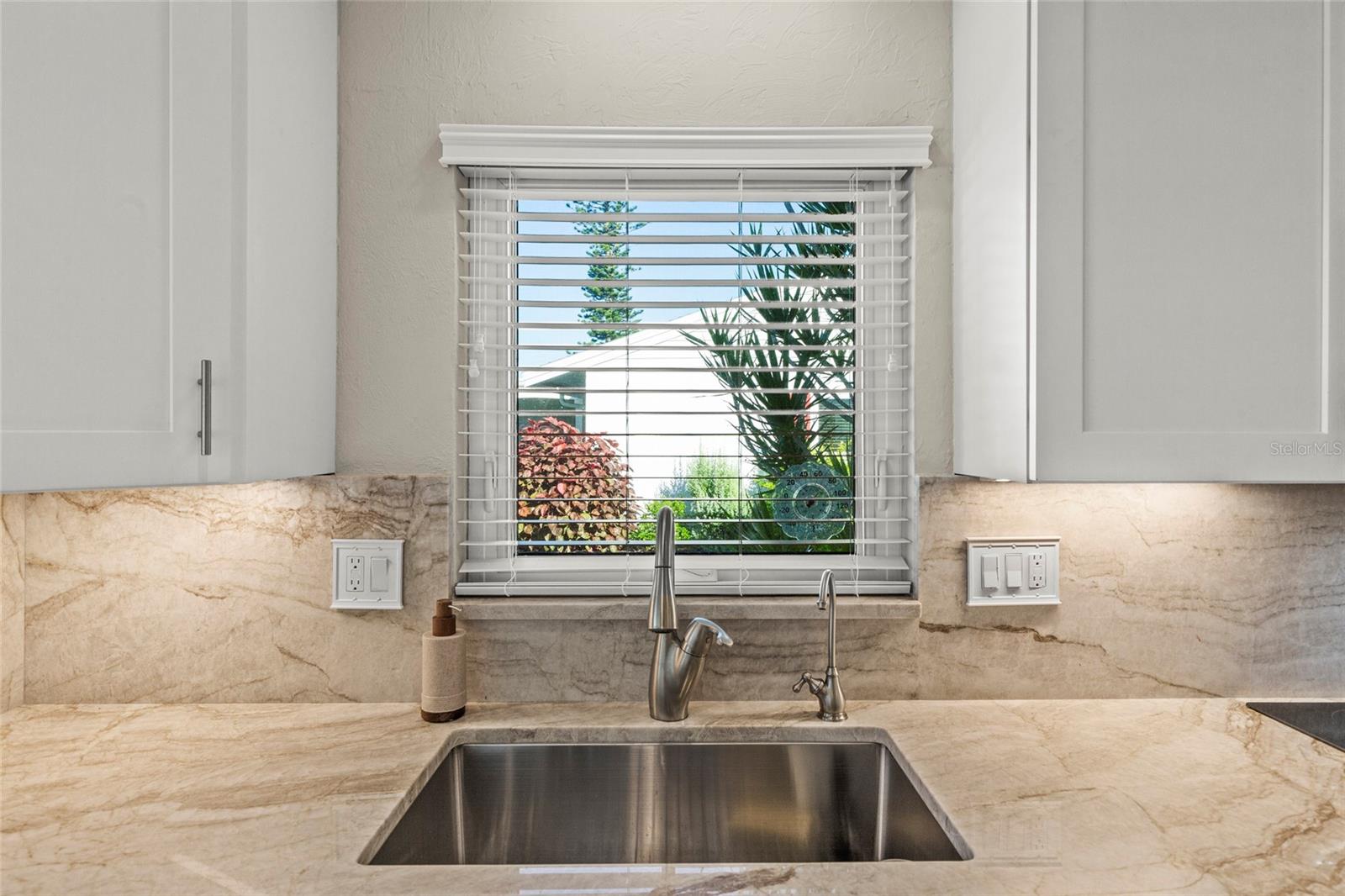 Image 9 of 39 For 4721 Mount Vernon Drive