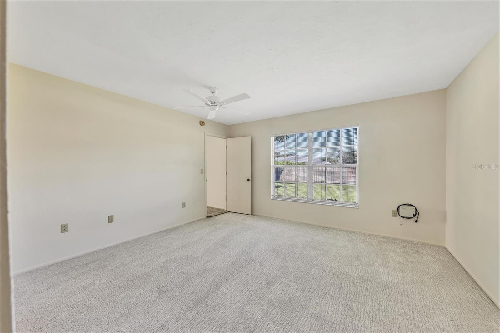 Image 15 of 27 For 4223 Oakhurst Circle E 3025