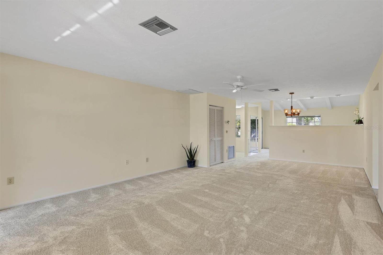 Image 5 of 27 For 4223 Oakhurst Circle E 3025