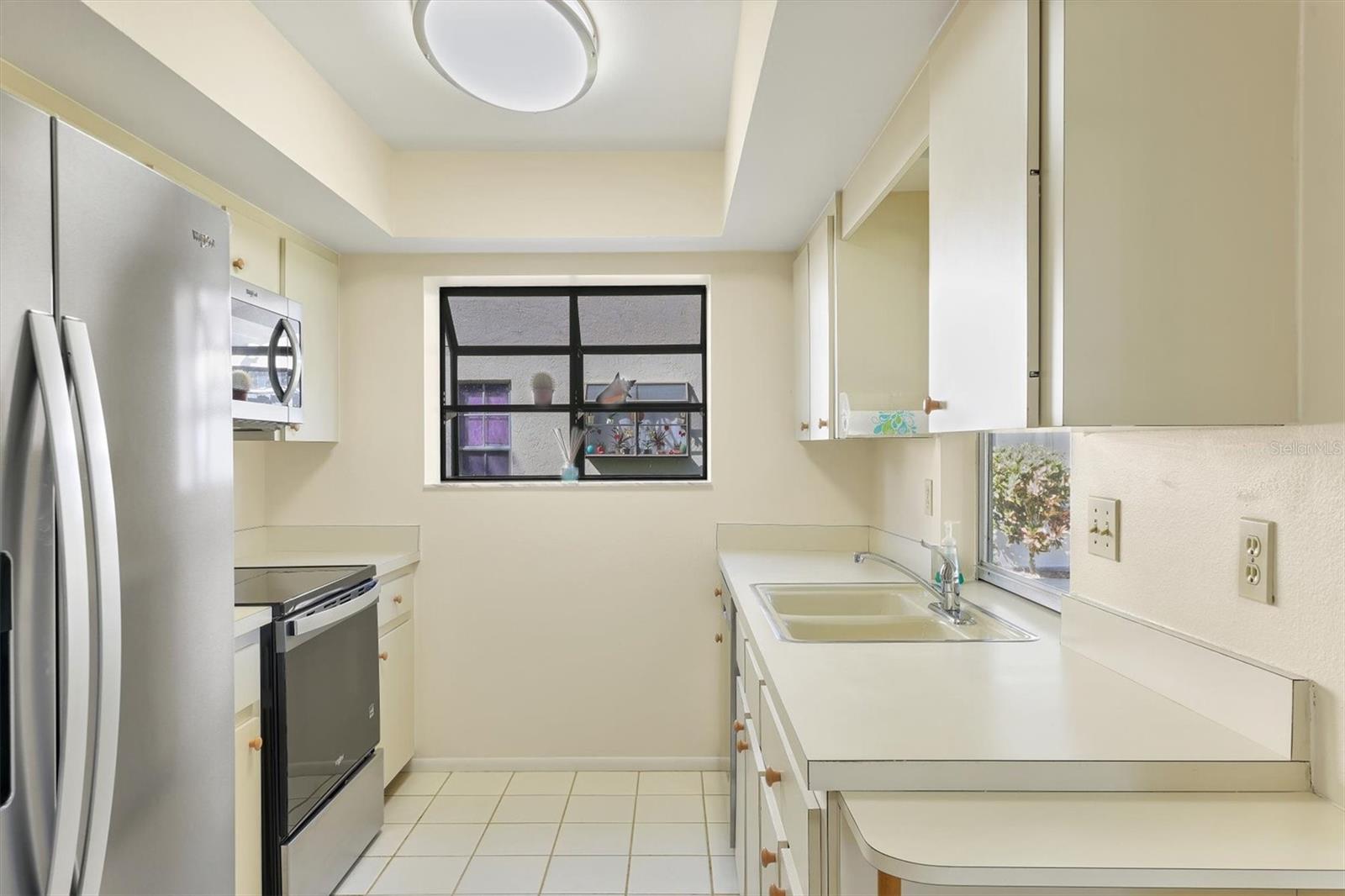 Image 9 of 27 For 4223 Oakhurst Circle E 3025