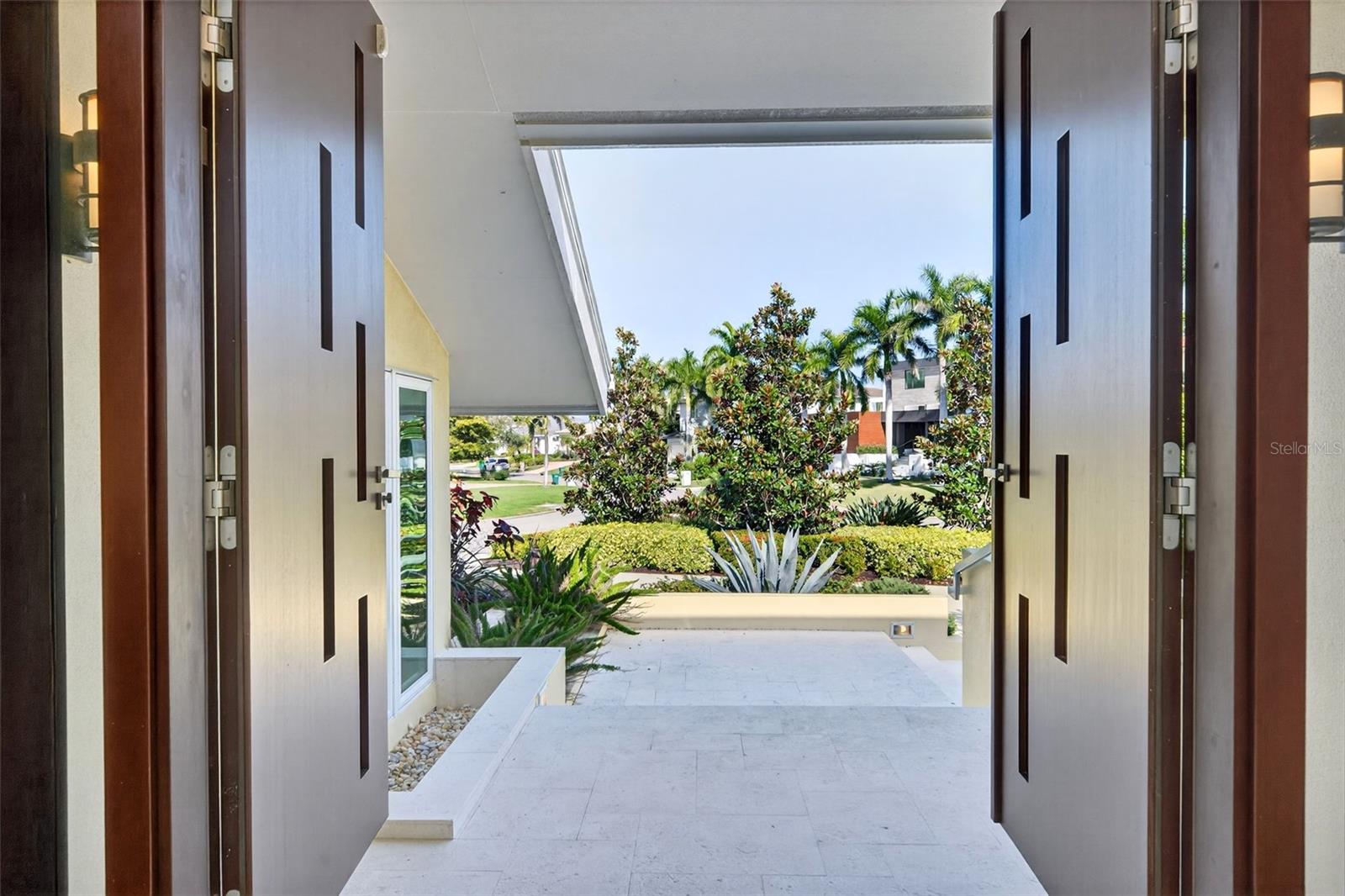 Image 11 of 93 For 1571 Harbor Cay Lane