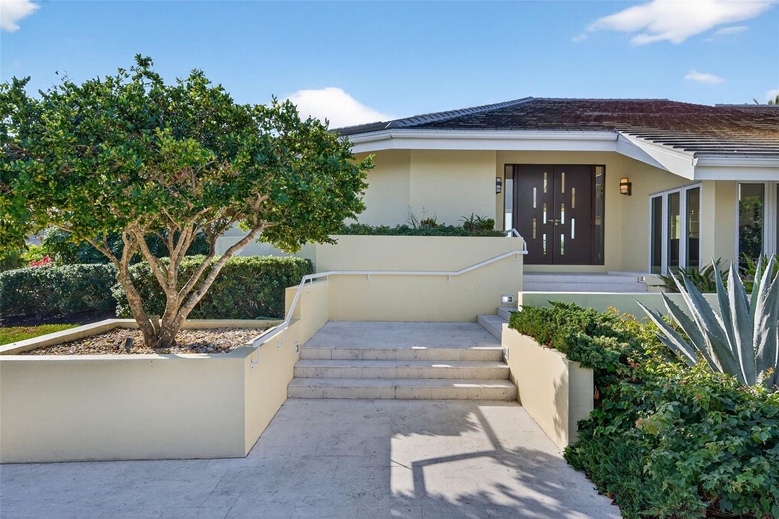 Image 14 of 93 For 1571 Harbor Cay Lane