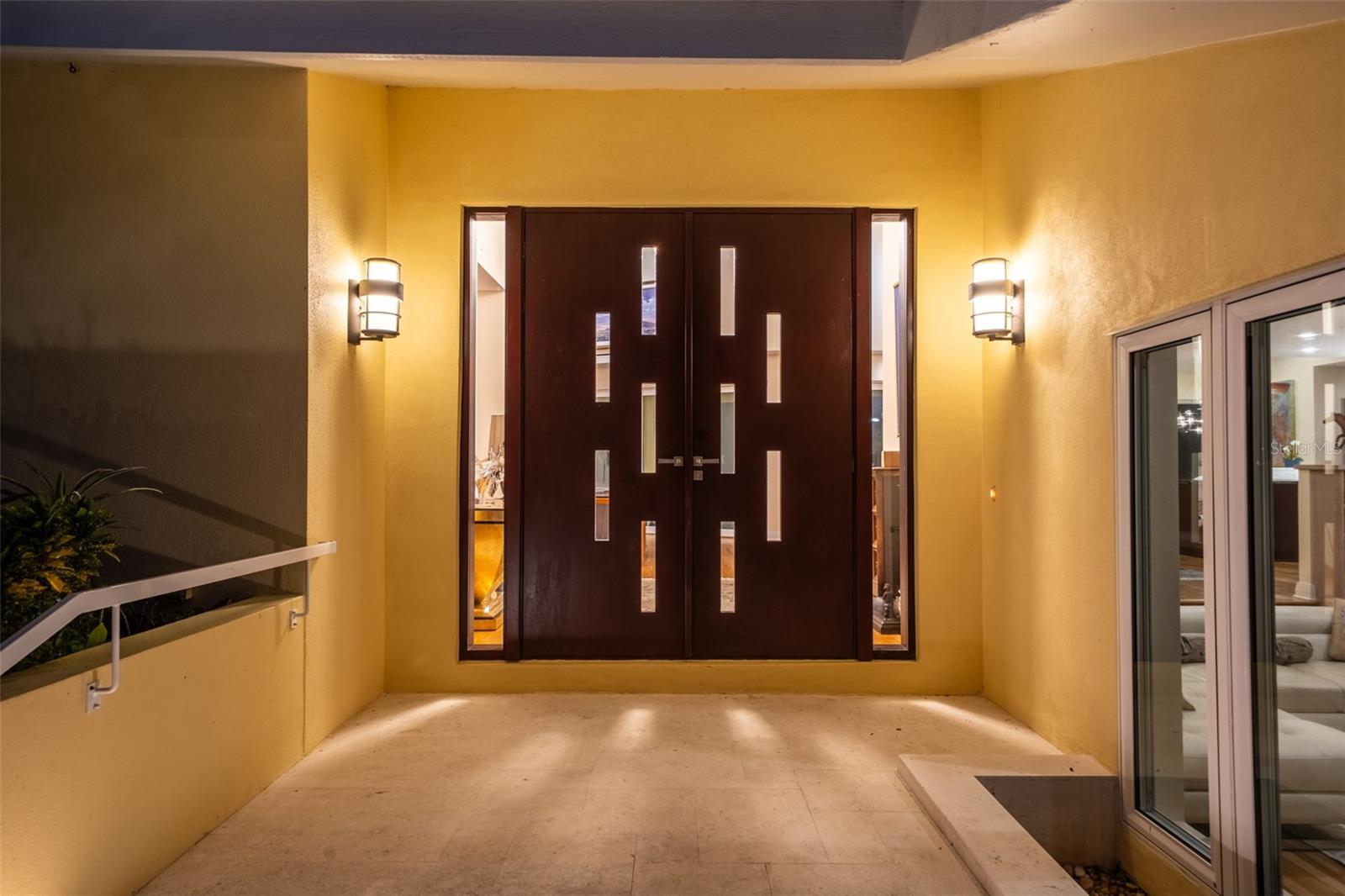 Image 15 of 93 For 1571 Harbor Cay Lane