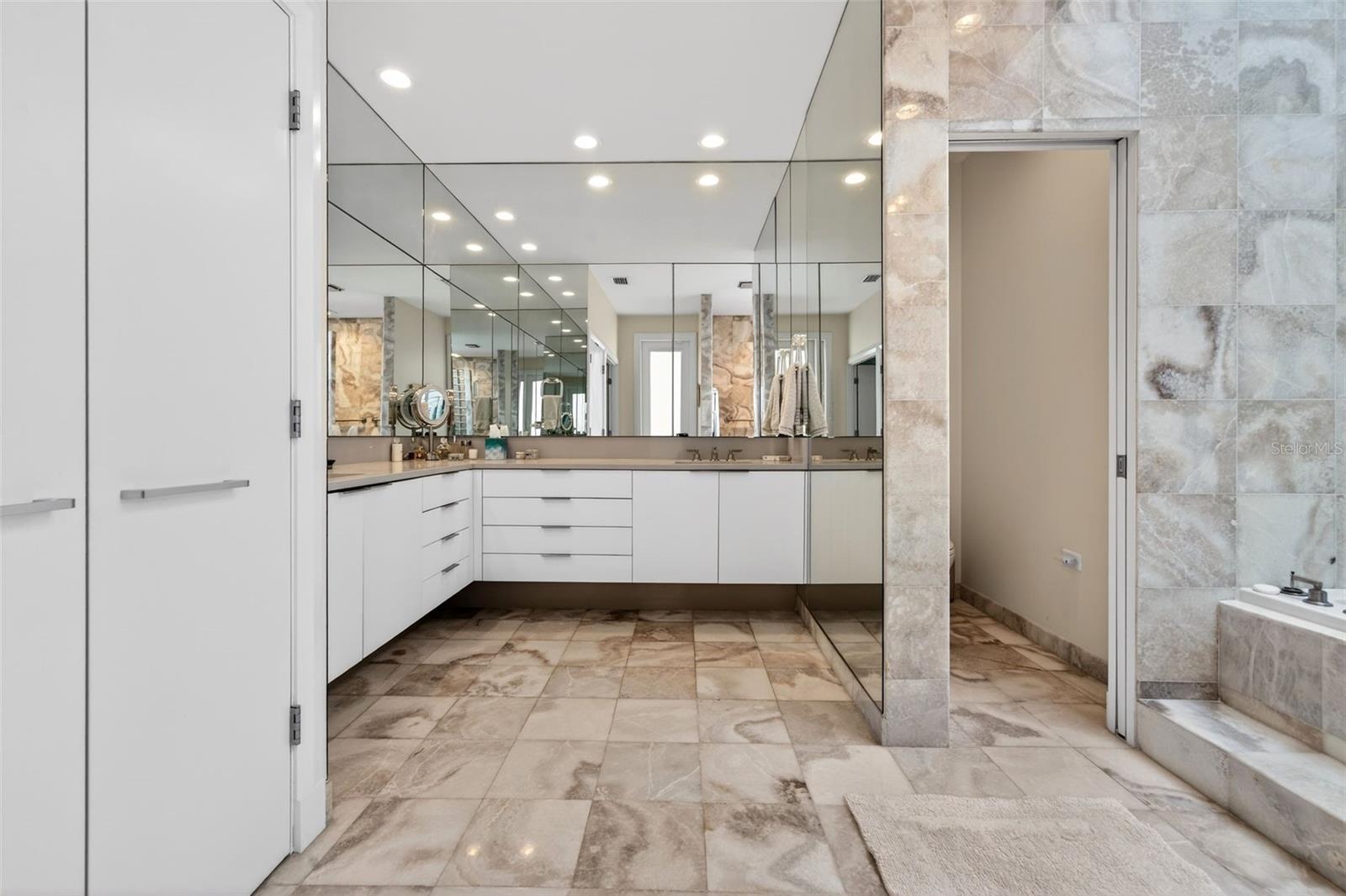 Image 40 of 93 For 1571 Harbor Cay Lane