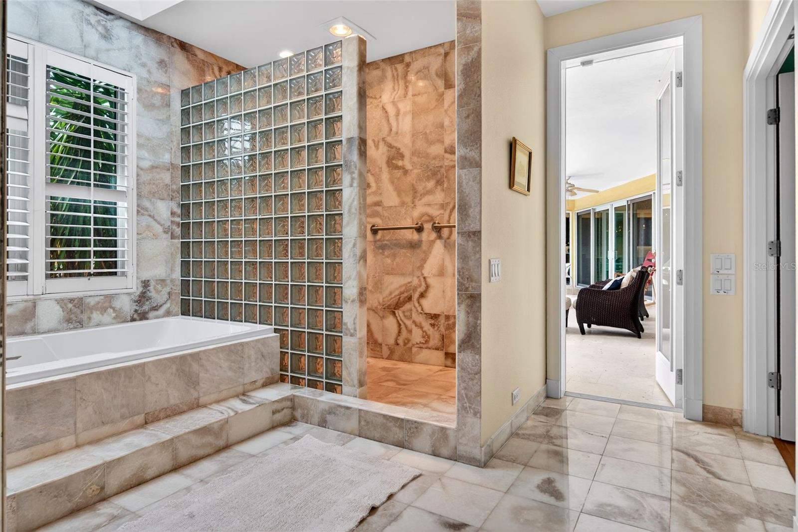 Image 43 of 93 For 1571 Harbor Cay Lane