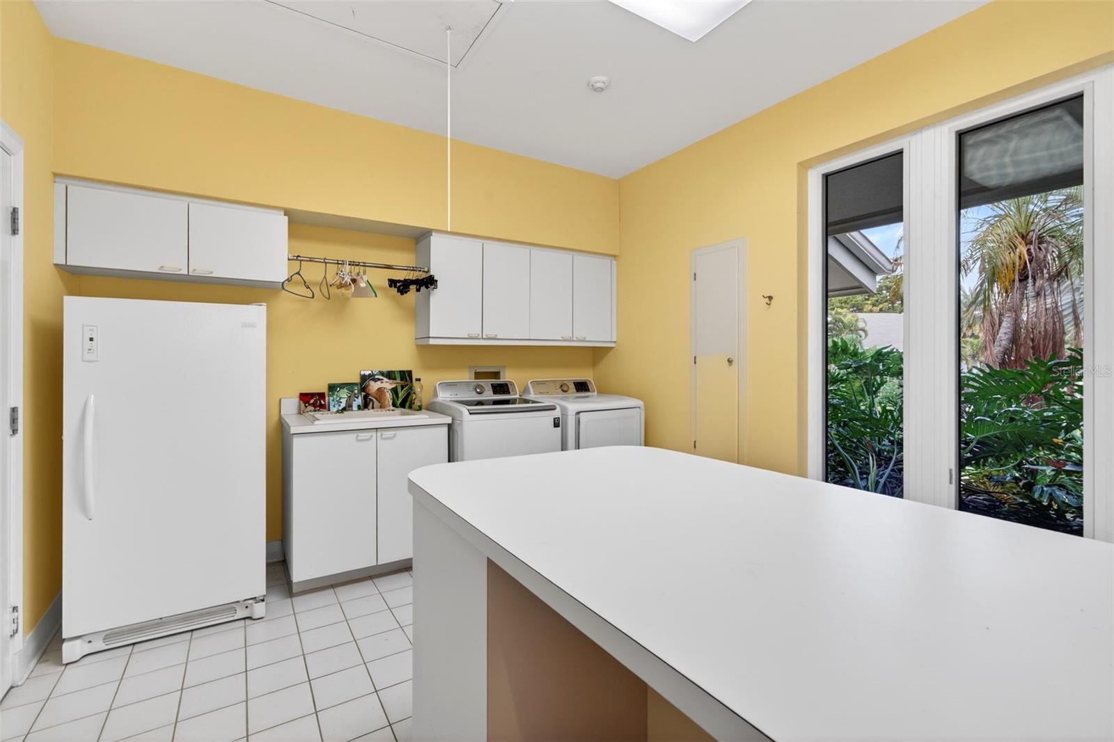 Image 44 of 93 For 1571 Harbor Cay Lane