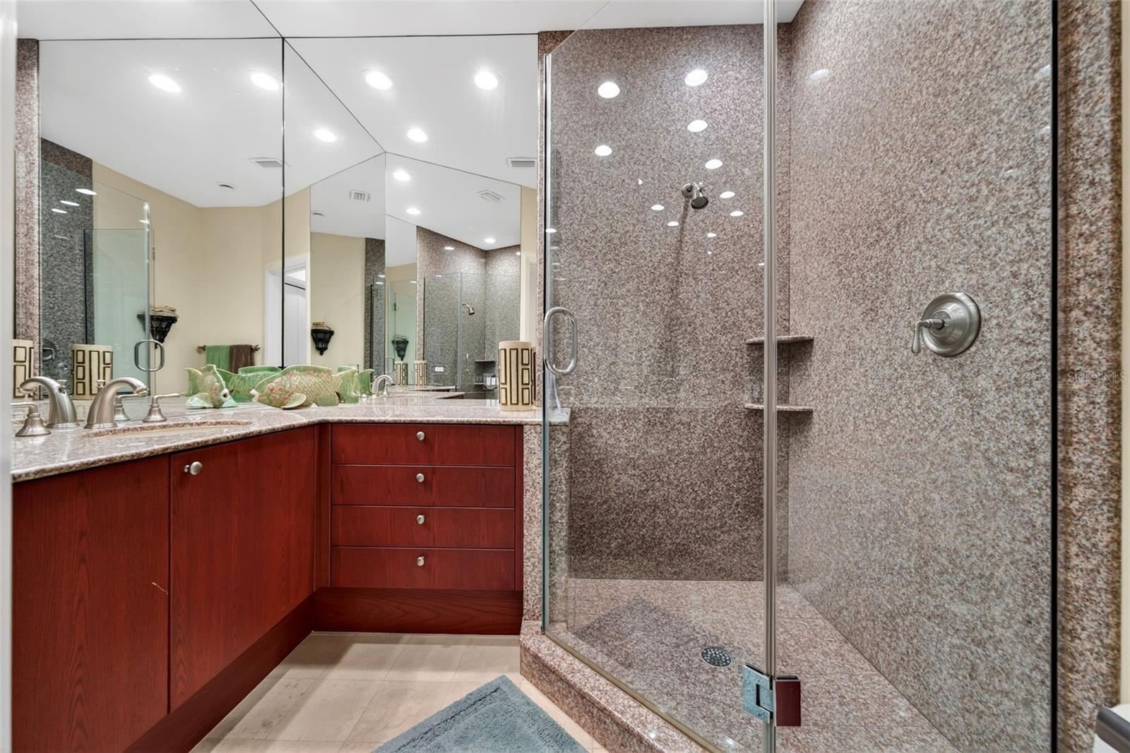 Image 50 of 93 For 1571 Harbor Cay Lane