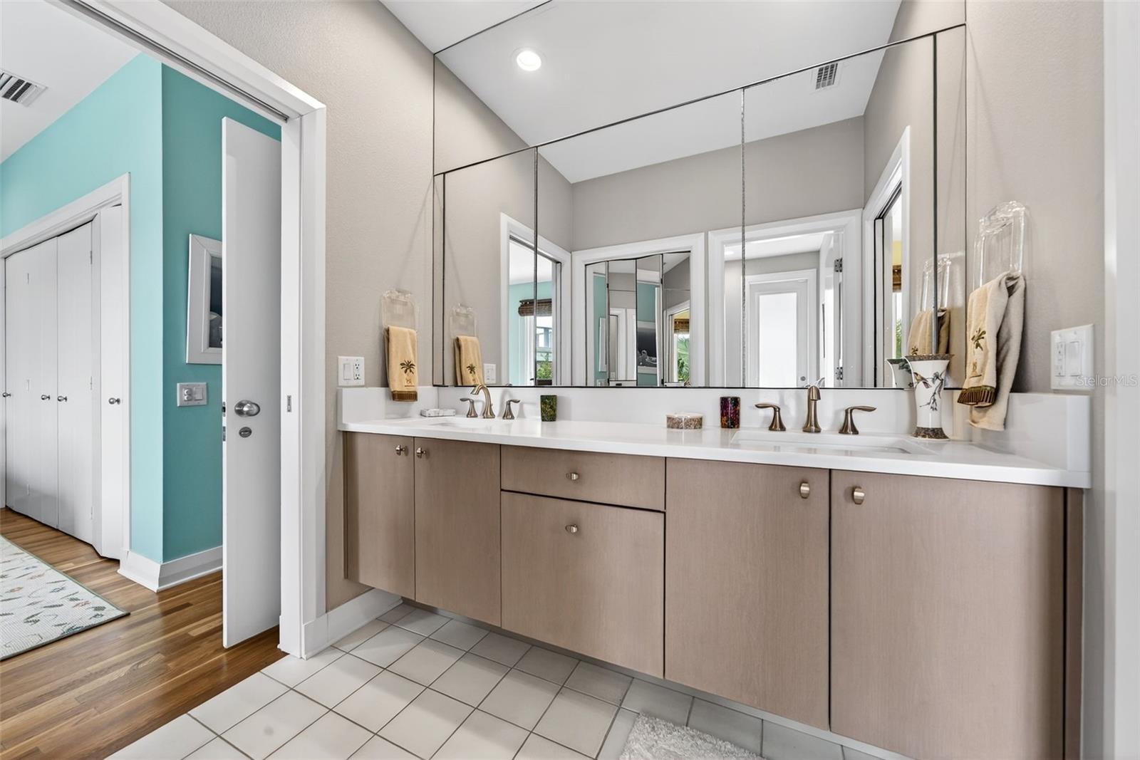 Image 53 of 93 For 1571 Harbor Cay Lane