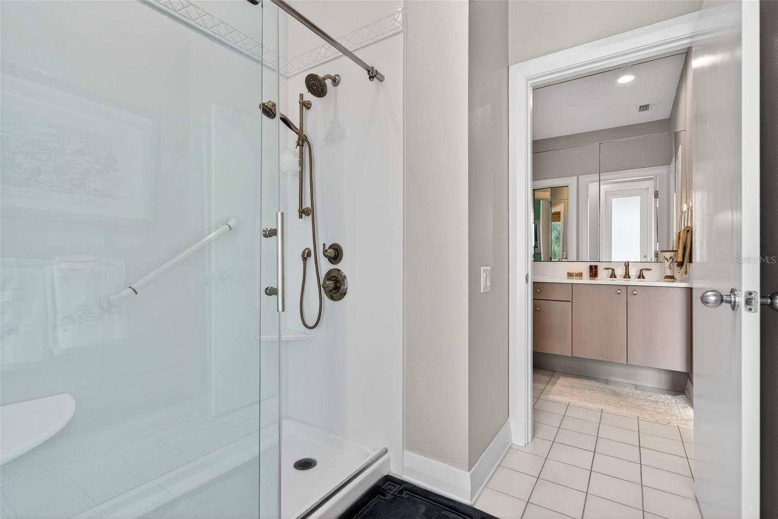 Image 54 of 93 For 1571 Harbor Cay Lane