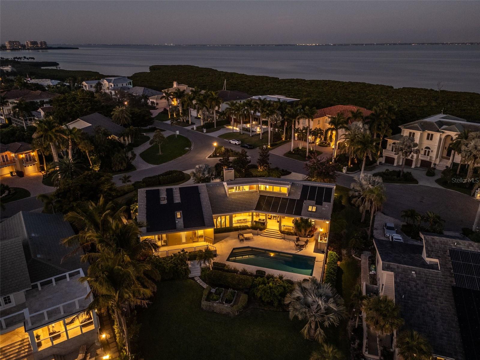 Image 70 of 93 For 1571 Harbor Cay Lane