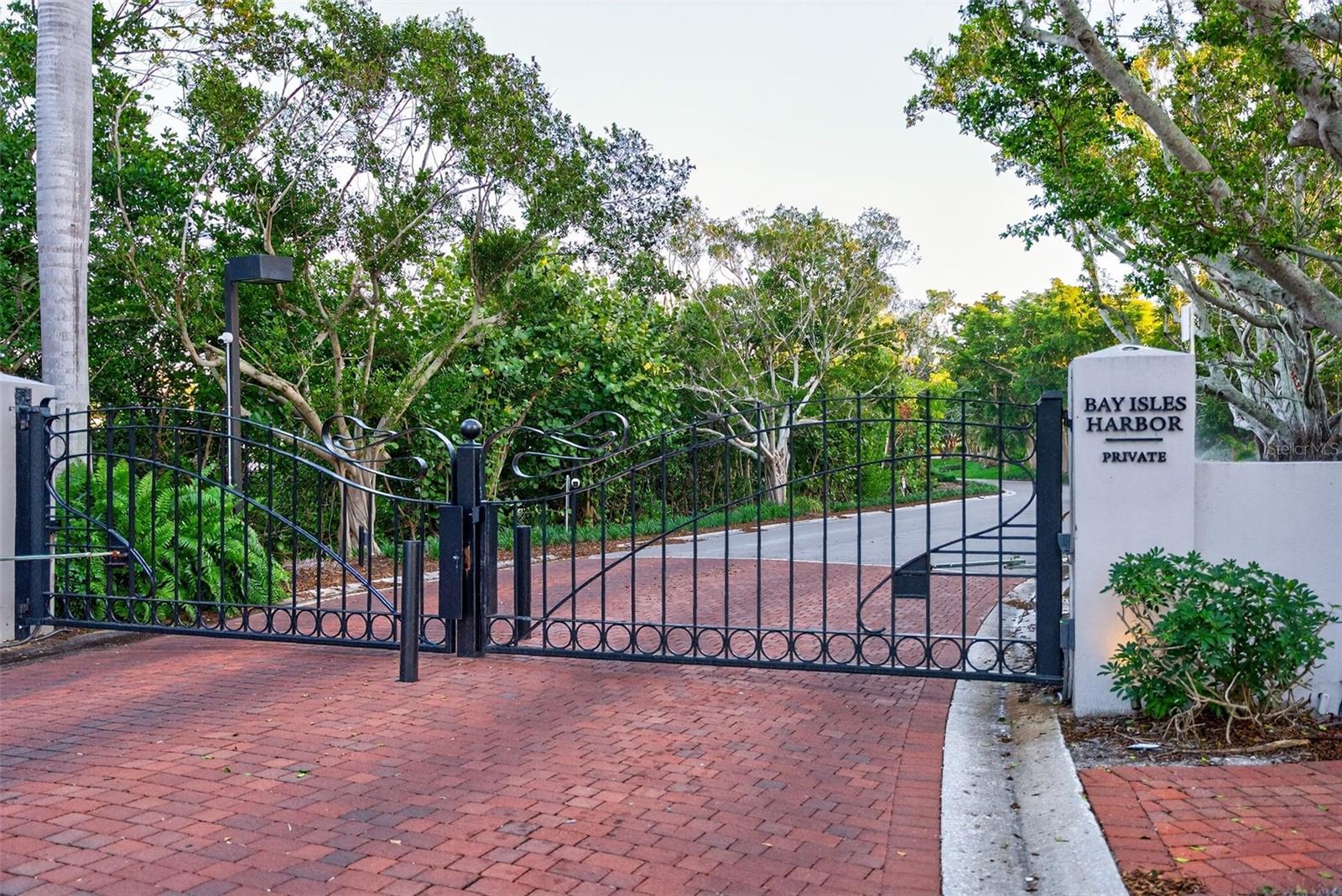 Image 9 of 93 For 1571 Harbor Cay Lane