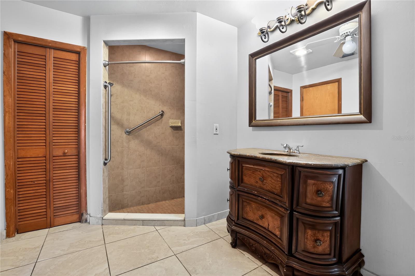 Image 37 of 48 For 2105 2nd Terrace