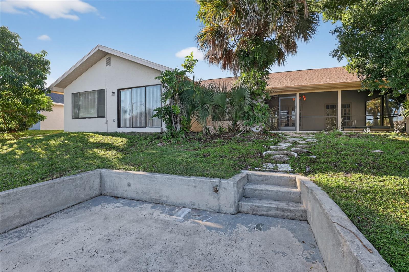 Image 6 of 48 For 2105 2nd Terrace