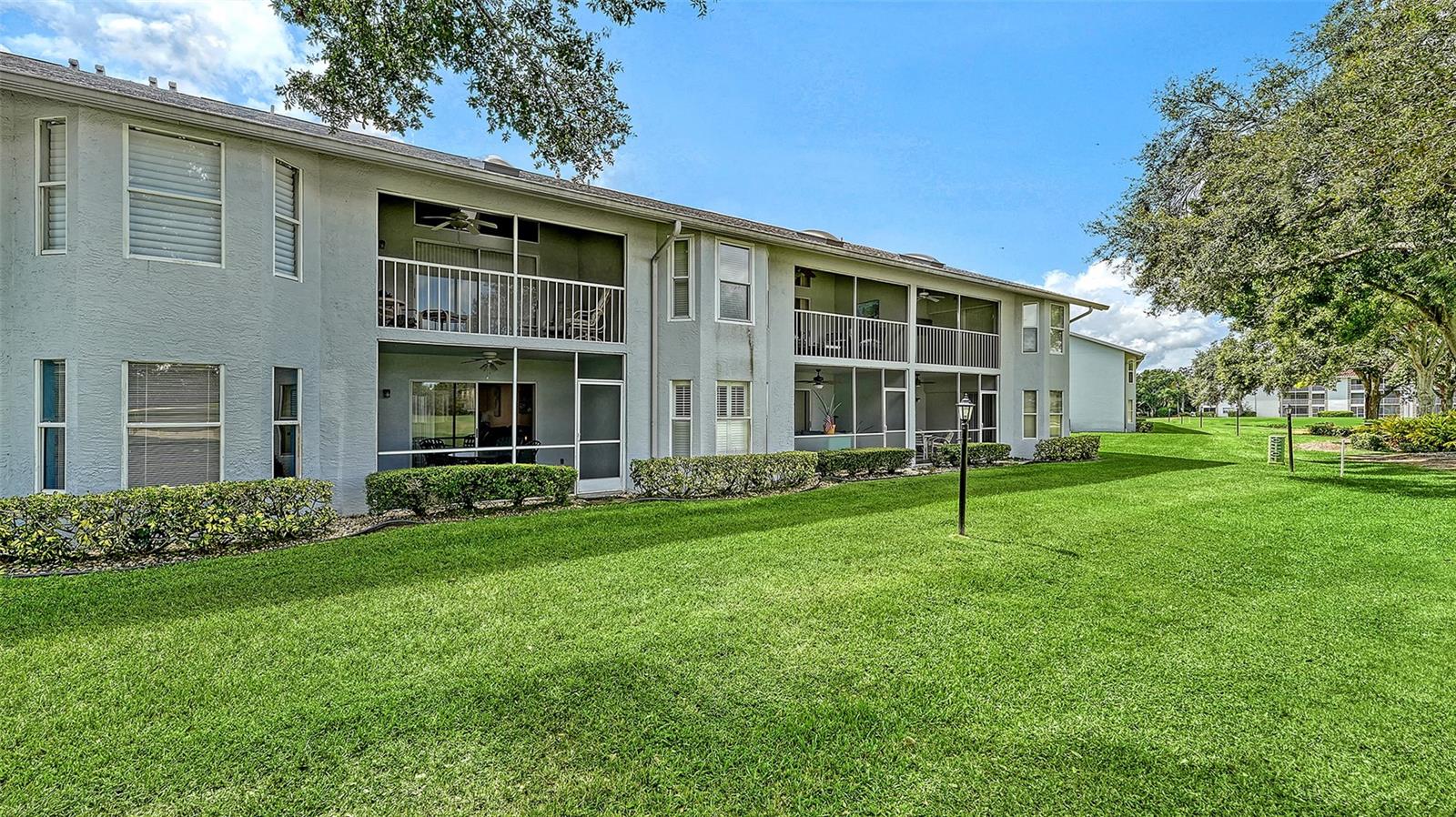 Image 19 of 61 For 6611 Stone River Road 103