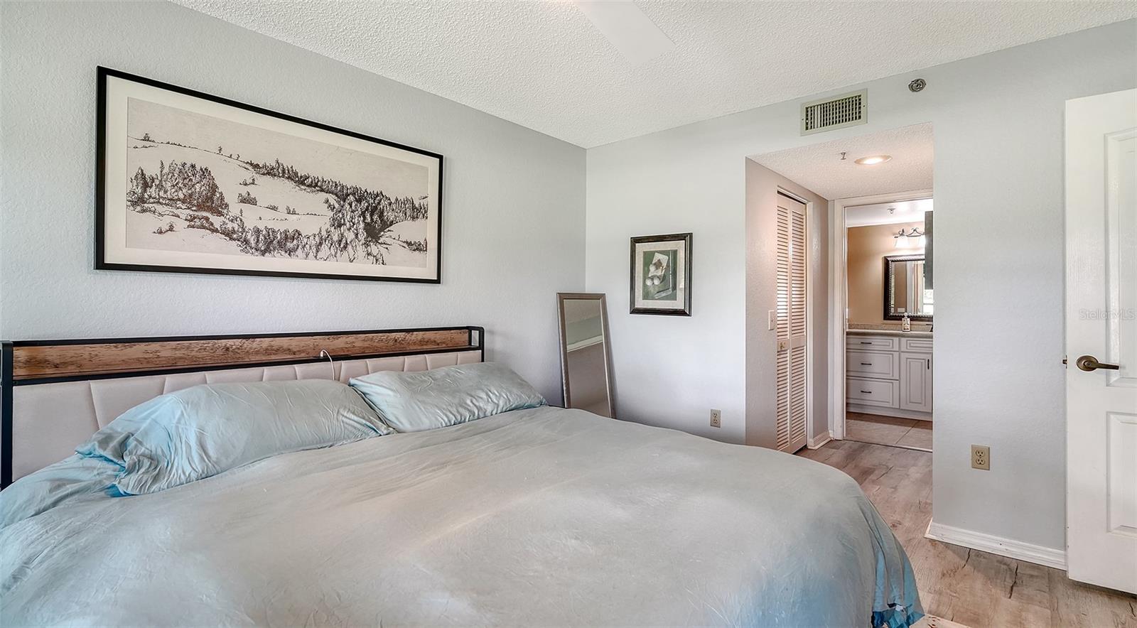 Image 21 of 61 For 6611 Stone River Road 103