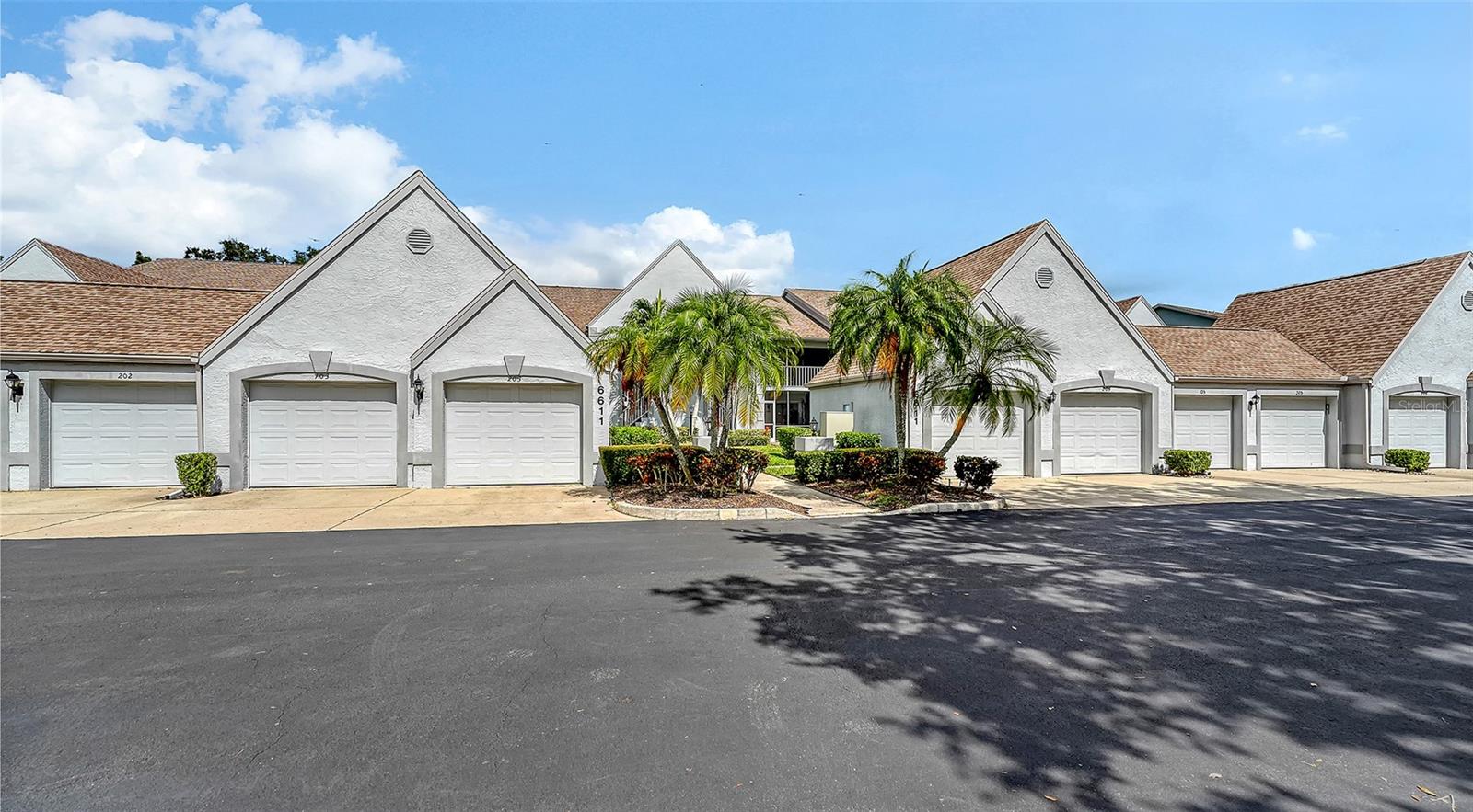 Image 26 of 61 For 6611 Stone River Road 103