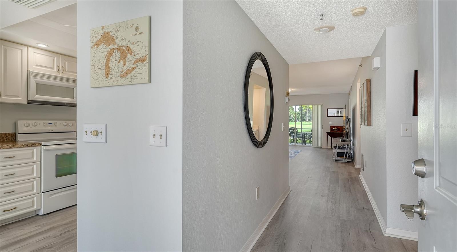 Image 5 of 61 For 6611 Stone River Road 103