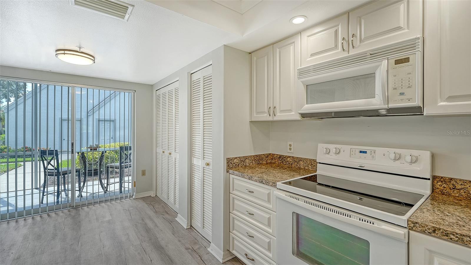 Image 7 of 61 For 6611 Stone River Road 103