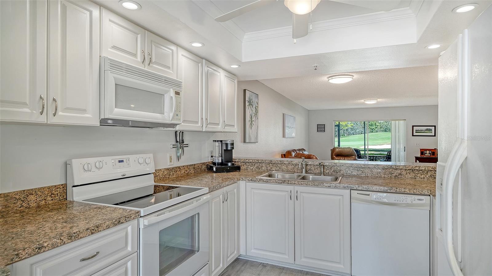 Image 8 of 61 For 6611 Stone River Road 103