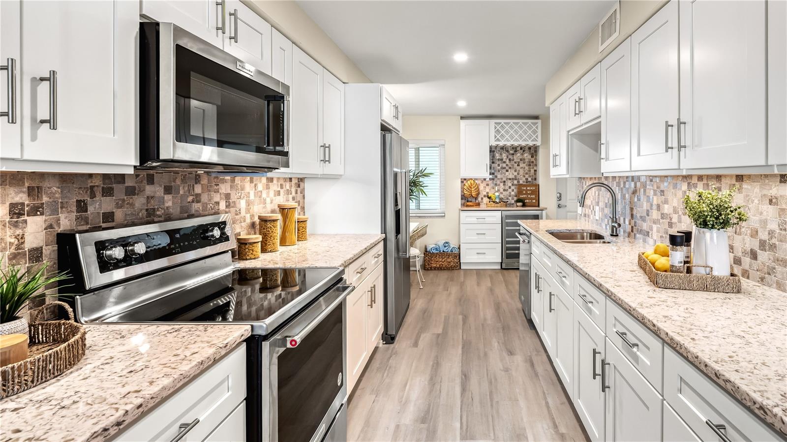 Image 10 of 58 For 20 Whispering Sands Drive 1205