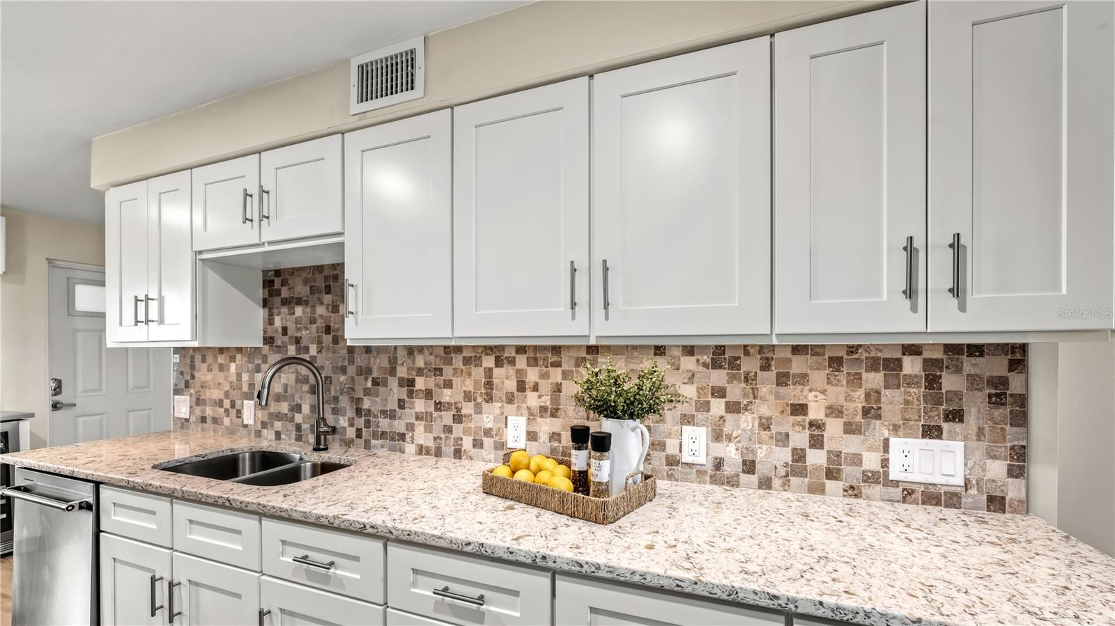 Image 12 of 58 For 20 Whispering Sands Drive 1205