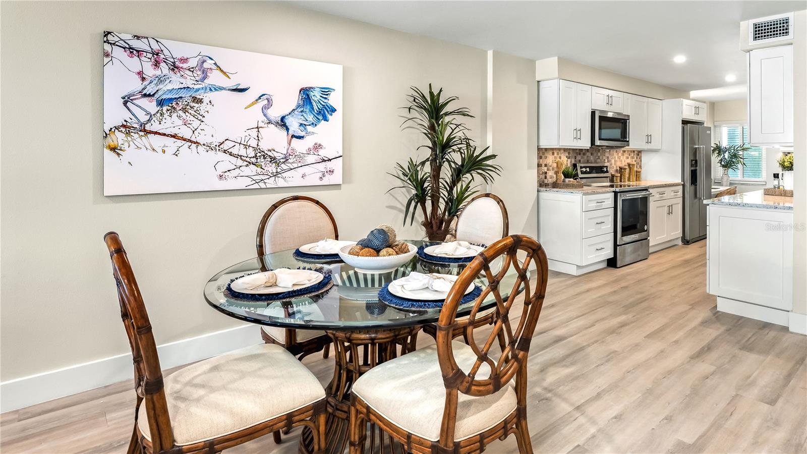 Image 14 of 58 For 20 Whispering Sands Drive 1205