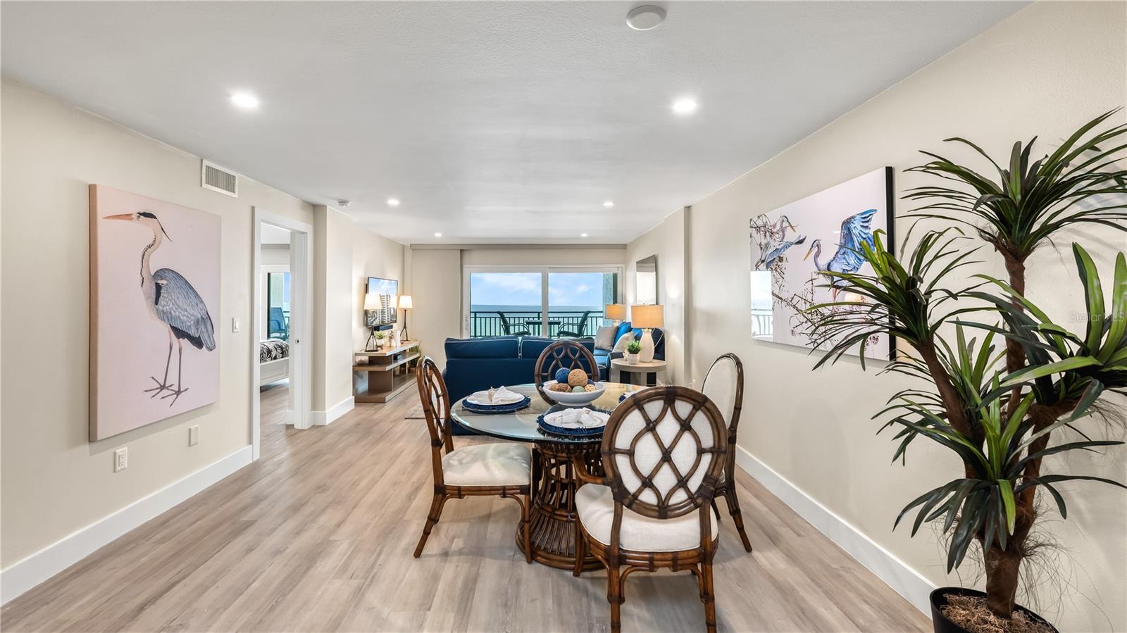 Image 15 of 58 For 20 Whispering Sands Drive 1205