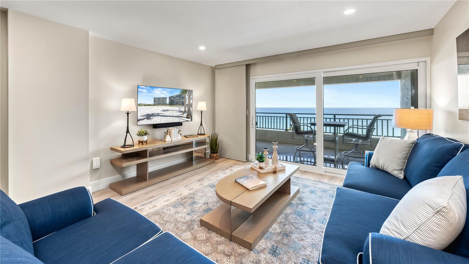 Image 18 of 58 For 20 Whispering Sands Drive 1205