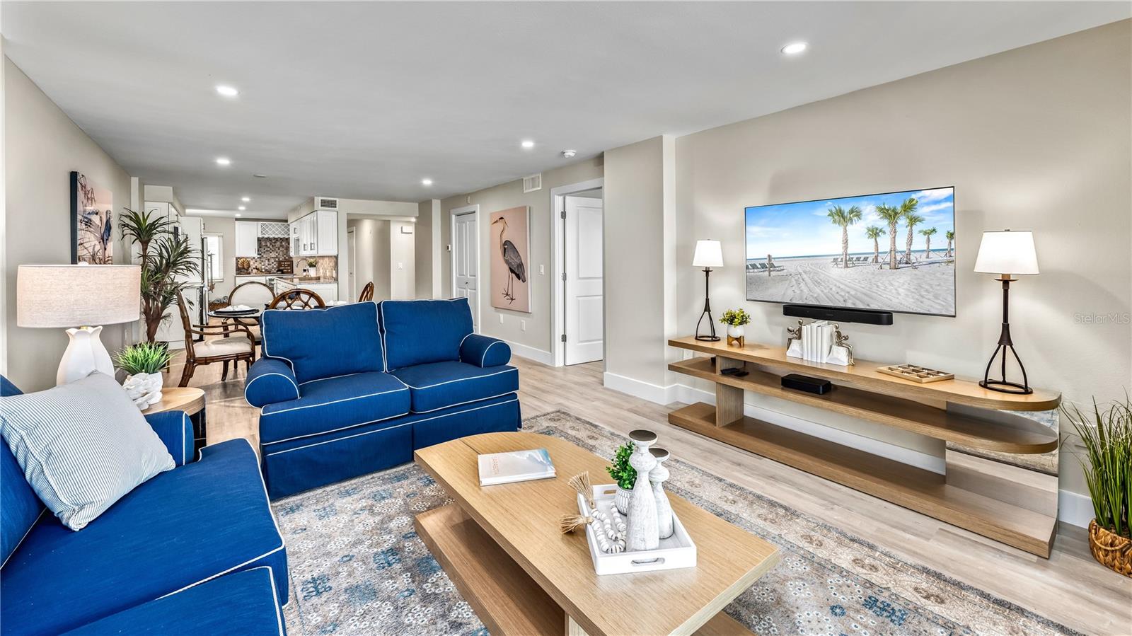 Image 21 of 58 For 20 Whispering Sands Drive 1205