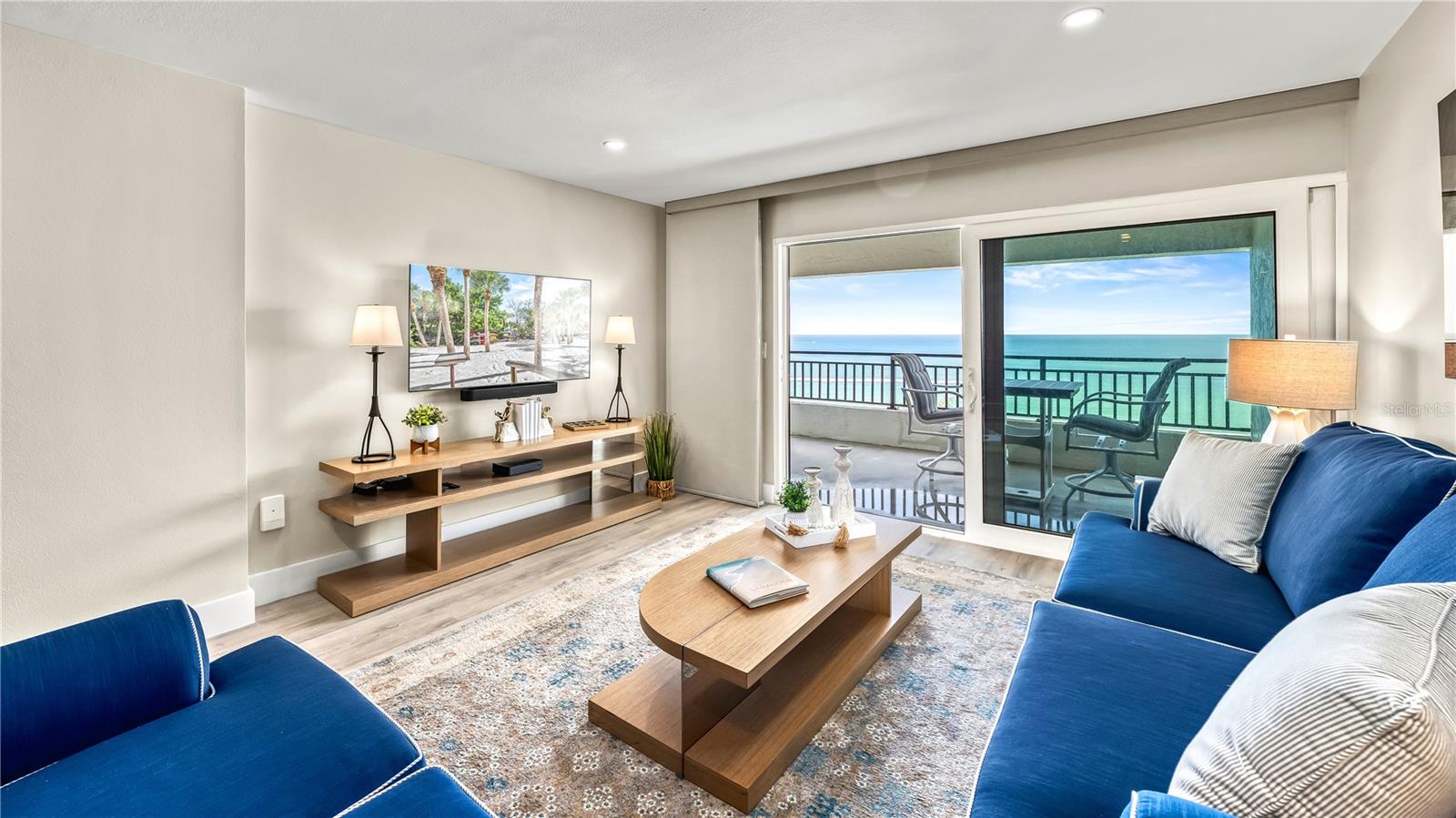 Image 23 of 58 For 20 Whispering Sands Drive 1205