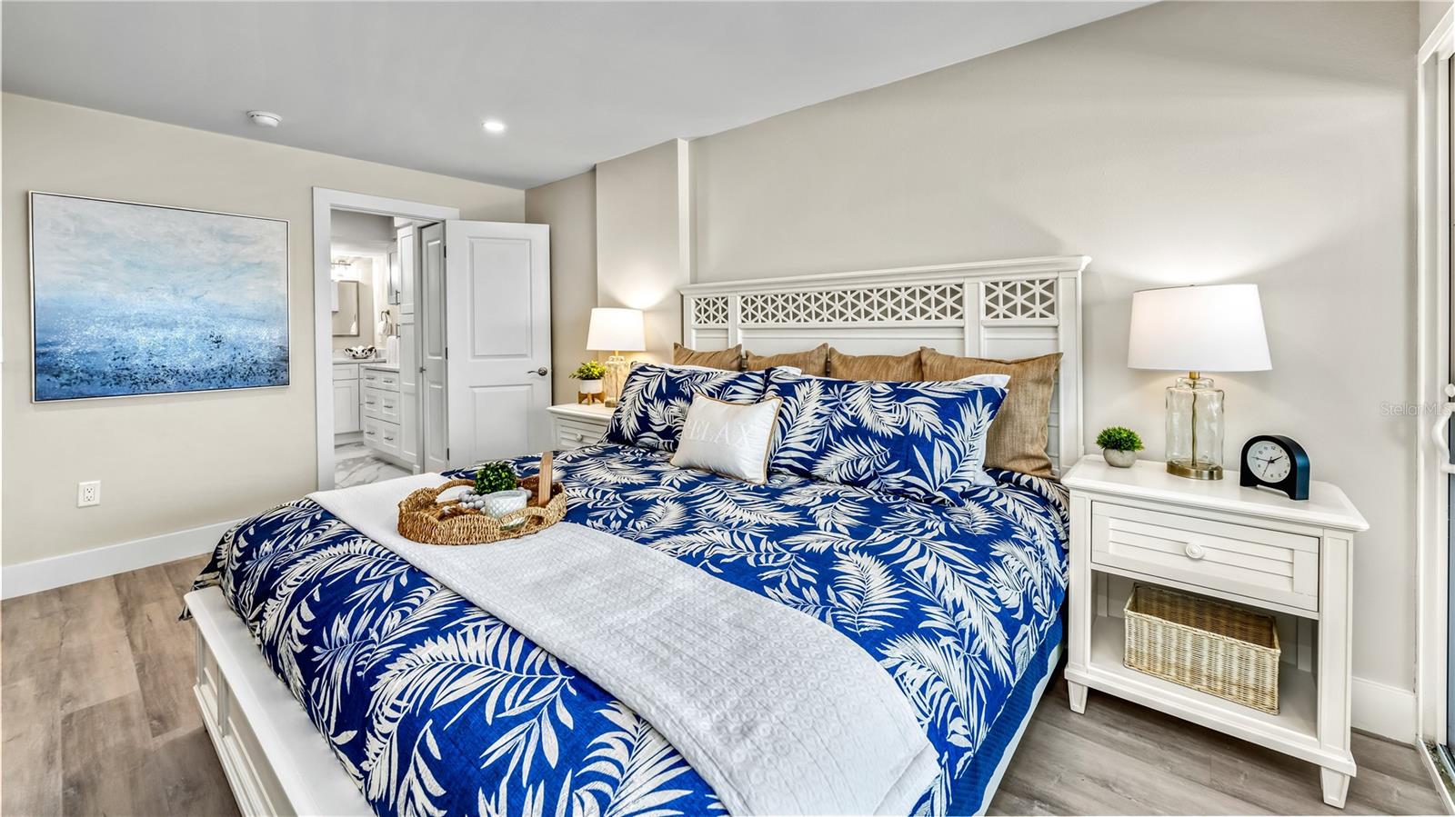 Image 27 of 58 For 20 Whispering Sands Drive 1205