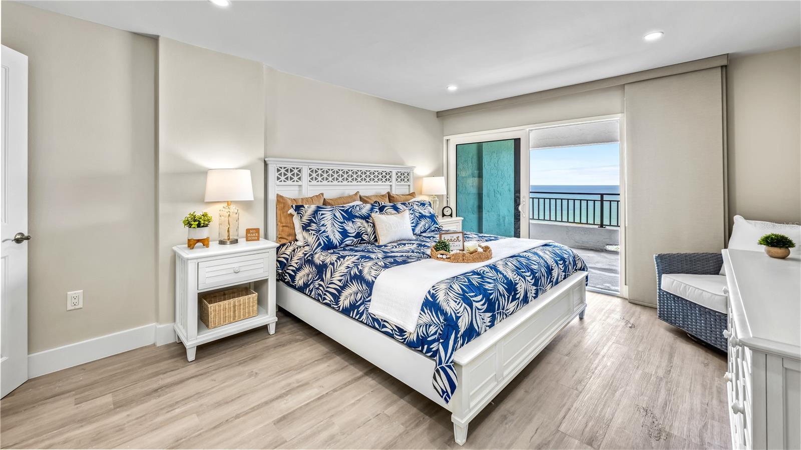 Image 30 of 58 For 20 Whispering Sands Drive 1205