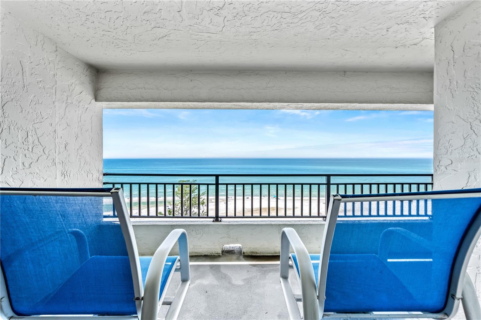 Image 33 of 58 For 20 Whispering Sands Drive 1205