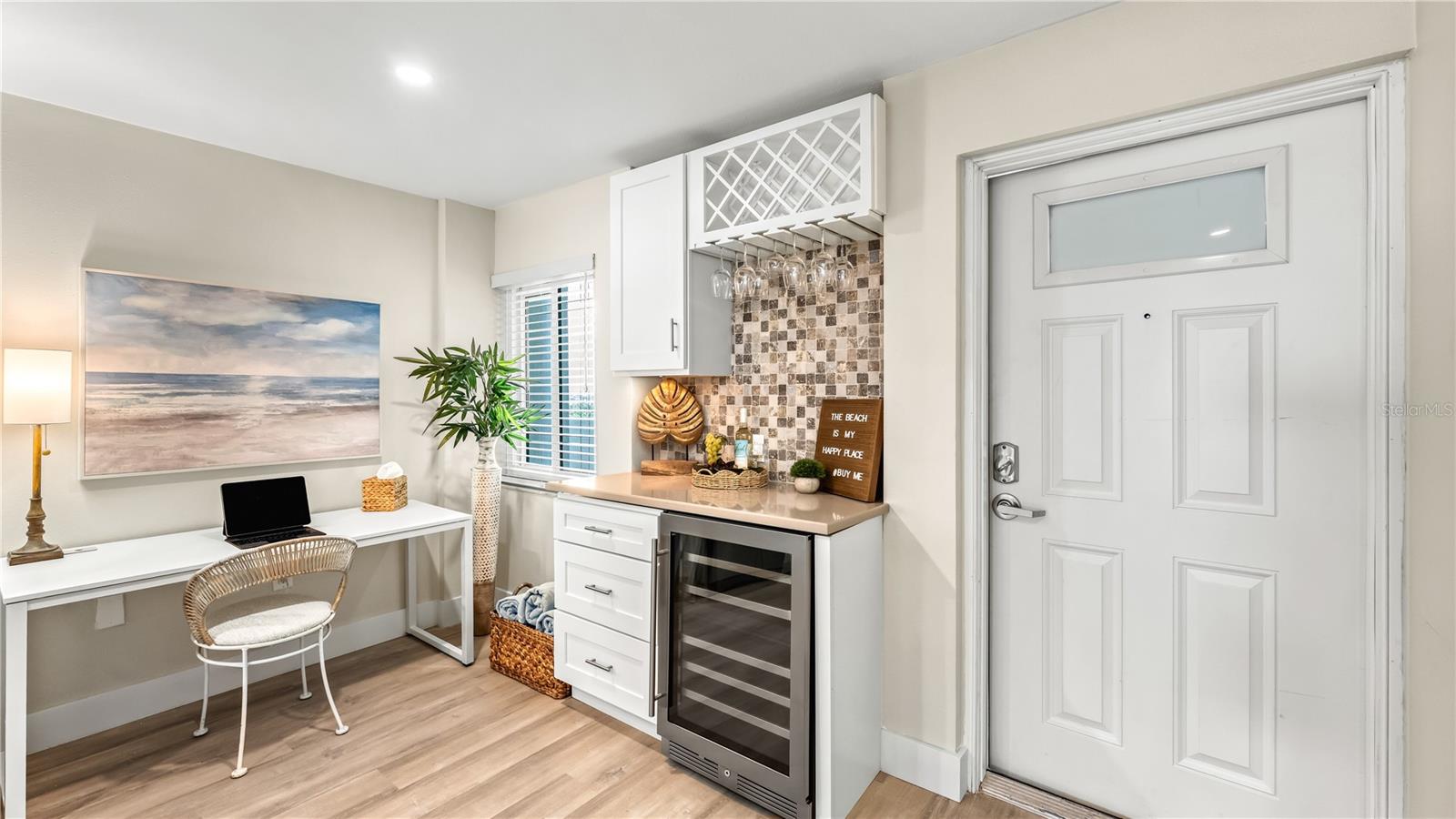 Image 4 of 58 For 20 Whispering Sands Drive 1205