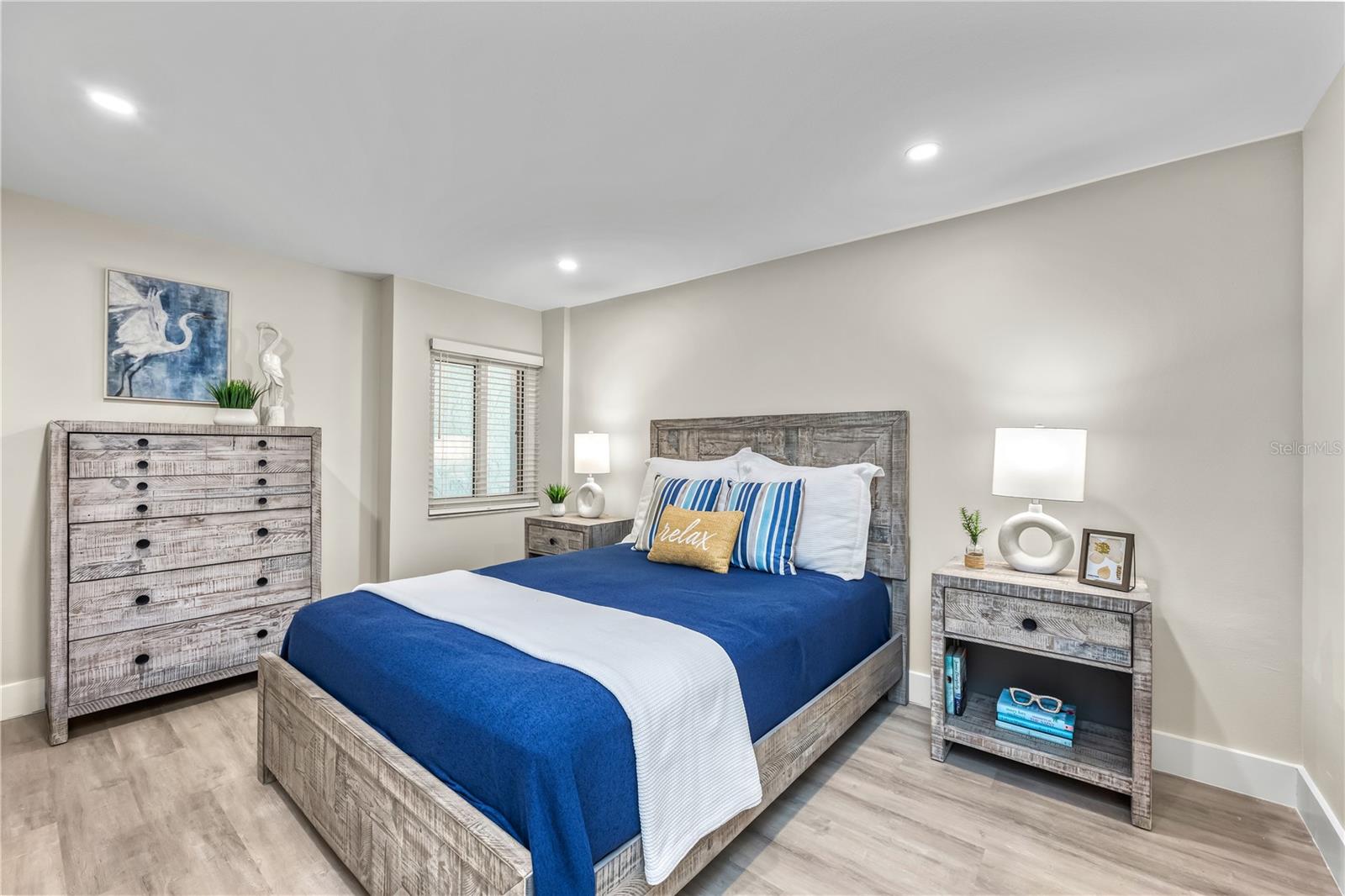 Image 40 of 58 For 20 Whispering Sands Drive 1205