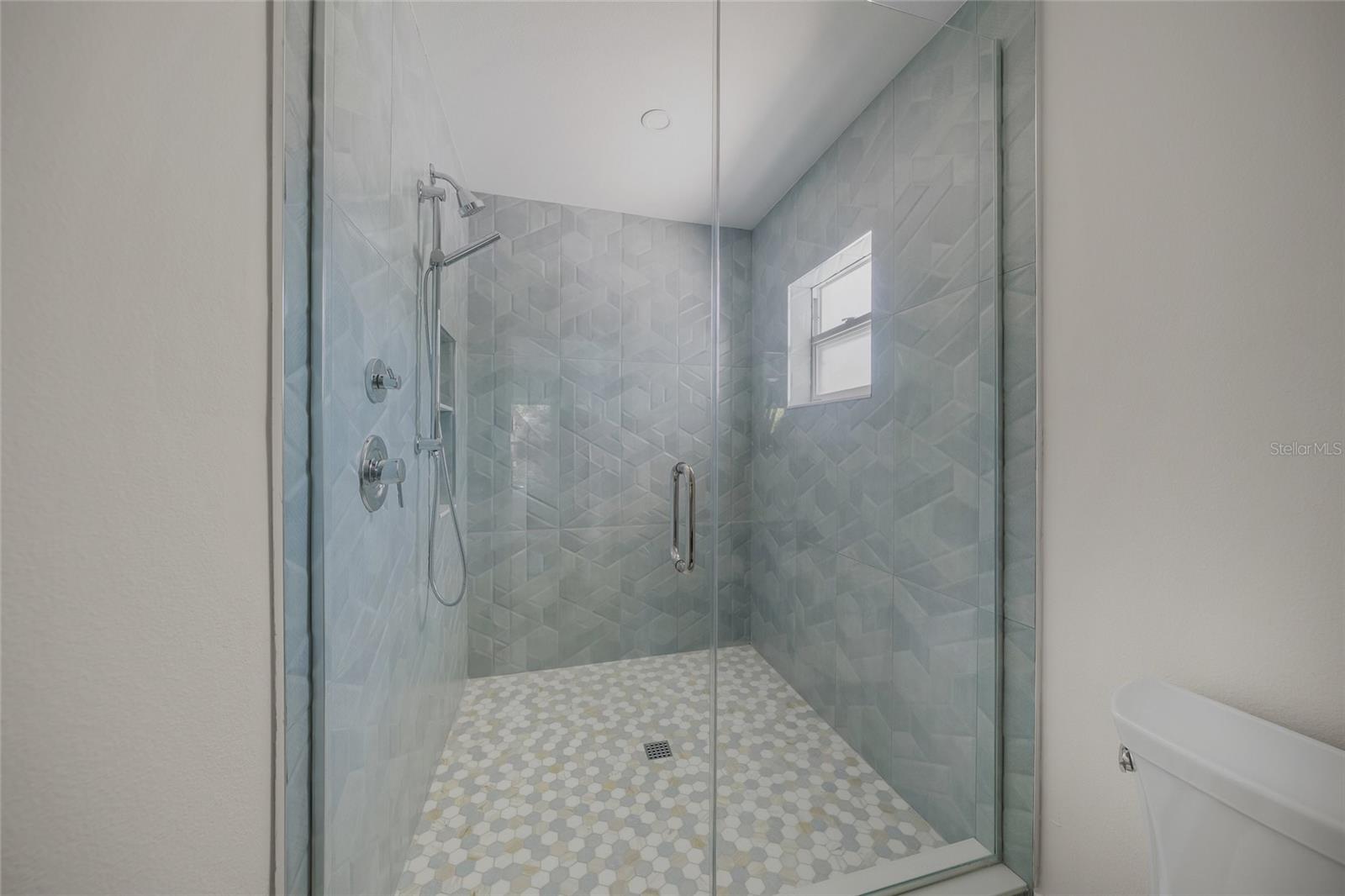 Image 21 of 40 For 518 74th Street
