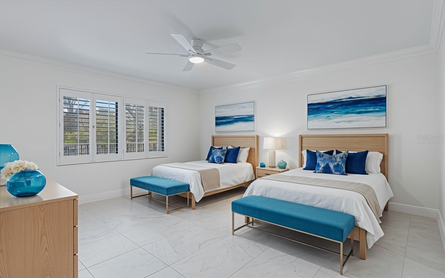 Image 11 of 88 For 5911 Midnight Pass Road 206