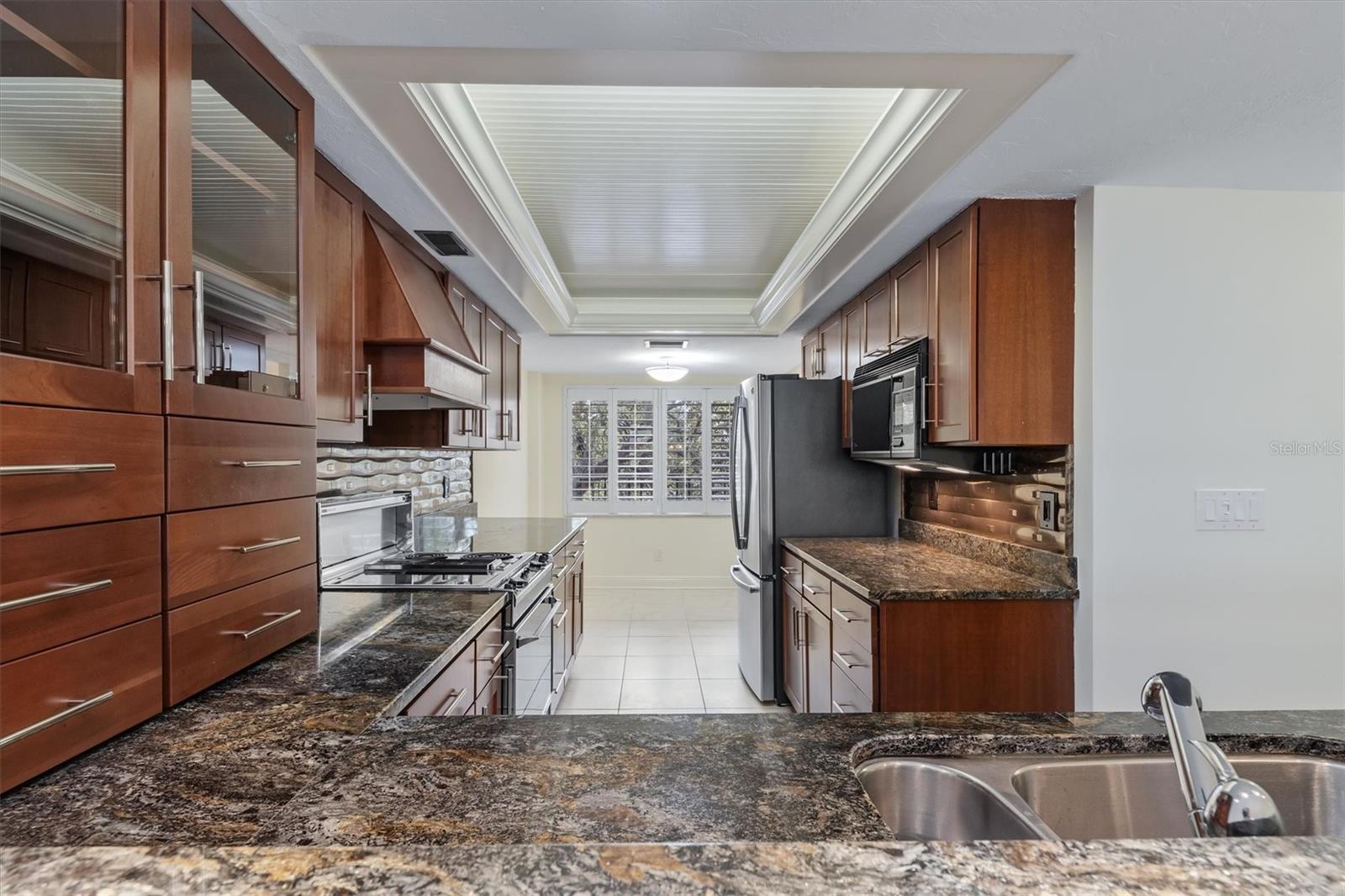 Image 16 of 88 For 5911 Midnight Pass Road 206